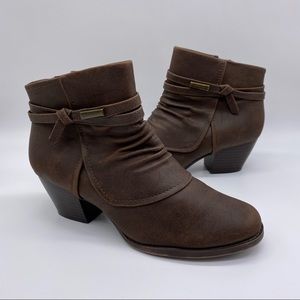 Bare traps women’s boots size 8.5